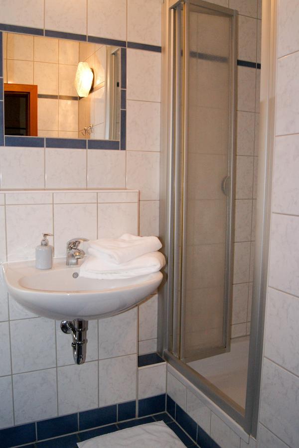 Hotel Schonunger Bucht Waigolshausen Room photo